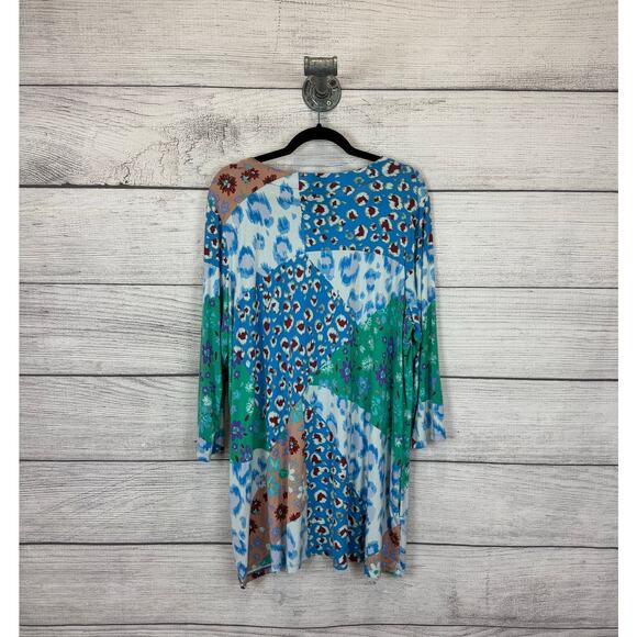Logo Lori Goldstein Plus Size Blue Green Floral Leopard Patchwork Top Size 2X - Picture 7 of 8